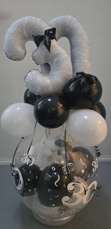 GeldgeschenkimBallonZahlenSchwarzWeißHameln